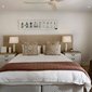 quarto de casal limpo e com poltrona quarto de casal limpo e com poltrona
