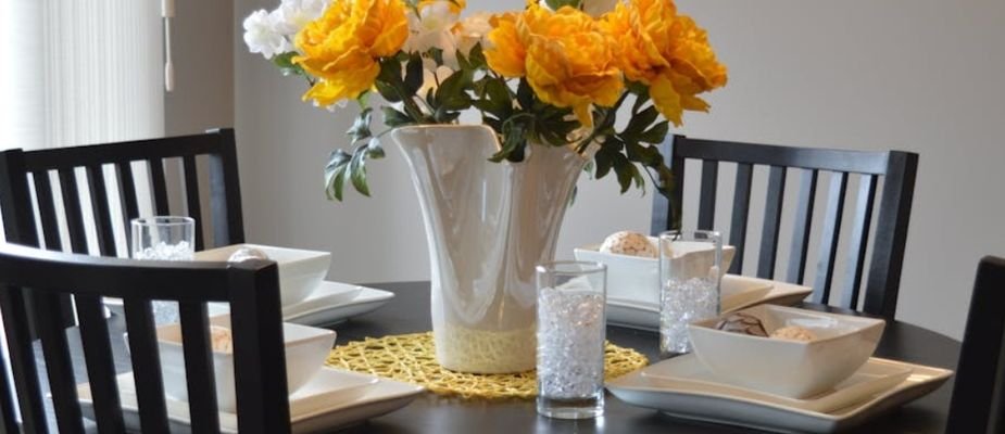 Como decorar mesa de jantar: dicas para transformar suas refeições em momentos especiais